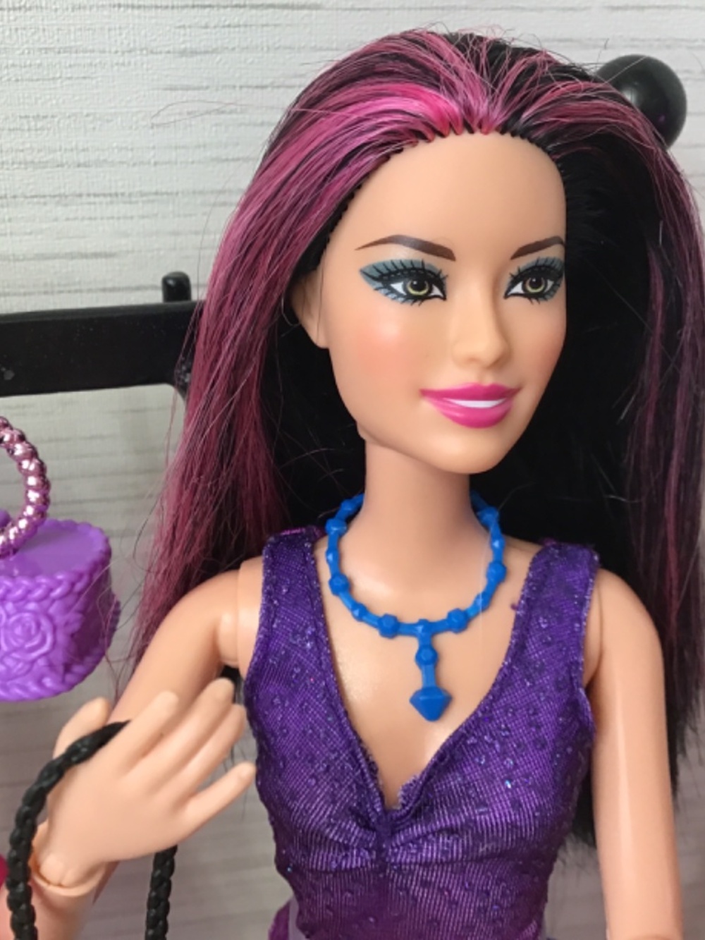 Barbie Fashionistas Raquelle Doll and Clothes - Picture 2 of 13